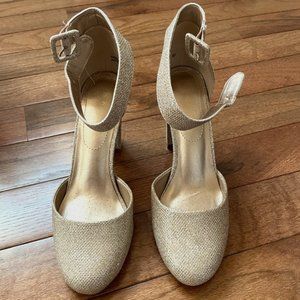 9.5 Dream Pairs Gold Pump Heels